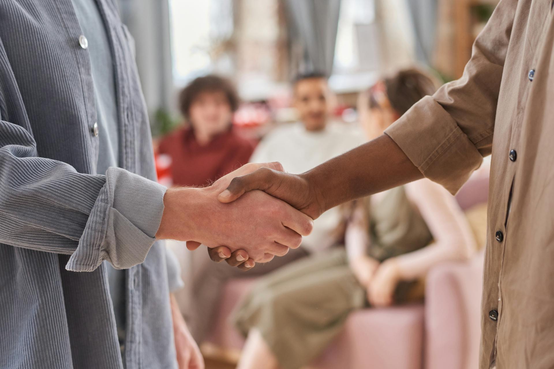 Cómo construir relaciones profesionales duraderas a través del networking efectivo